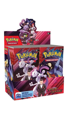 Display-Box von Pokémon Karmesin & Purpur Ewige Rivalen Booster-Karten mit Team Rocket und Team Galactic Schurken, mit kräftigen roten und lila Farben, Pokémon-Logo und Figuren wie Giovanni und Cyrus auf der Verpackung.